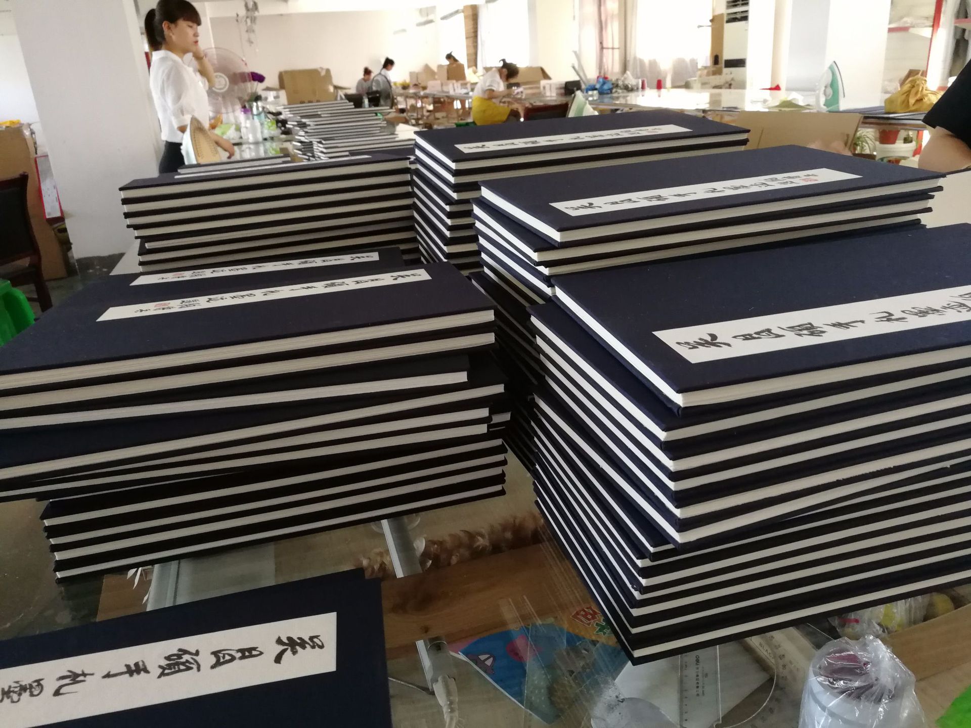 廠家直供絲綢畫冊(cè)企業(yè)高端文化宣傳宣紙畫冊(cè)個(gè)性定制定做裝幀服務(wù)